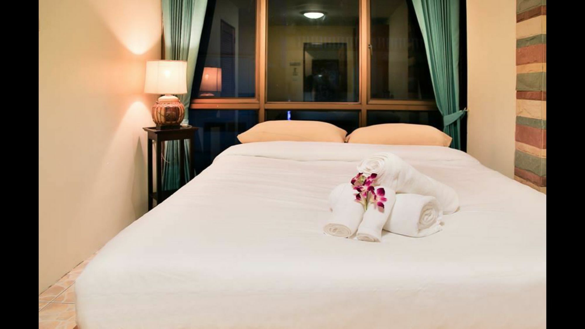 Avenue Beach Hotel Jomtien Beach Buitenkant foto